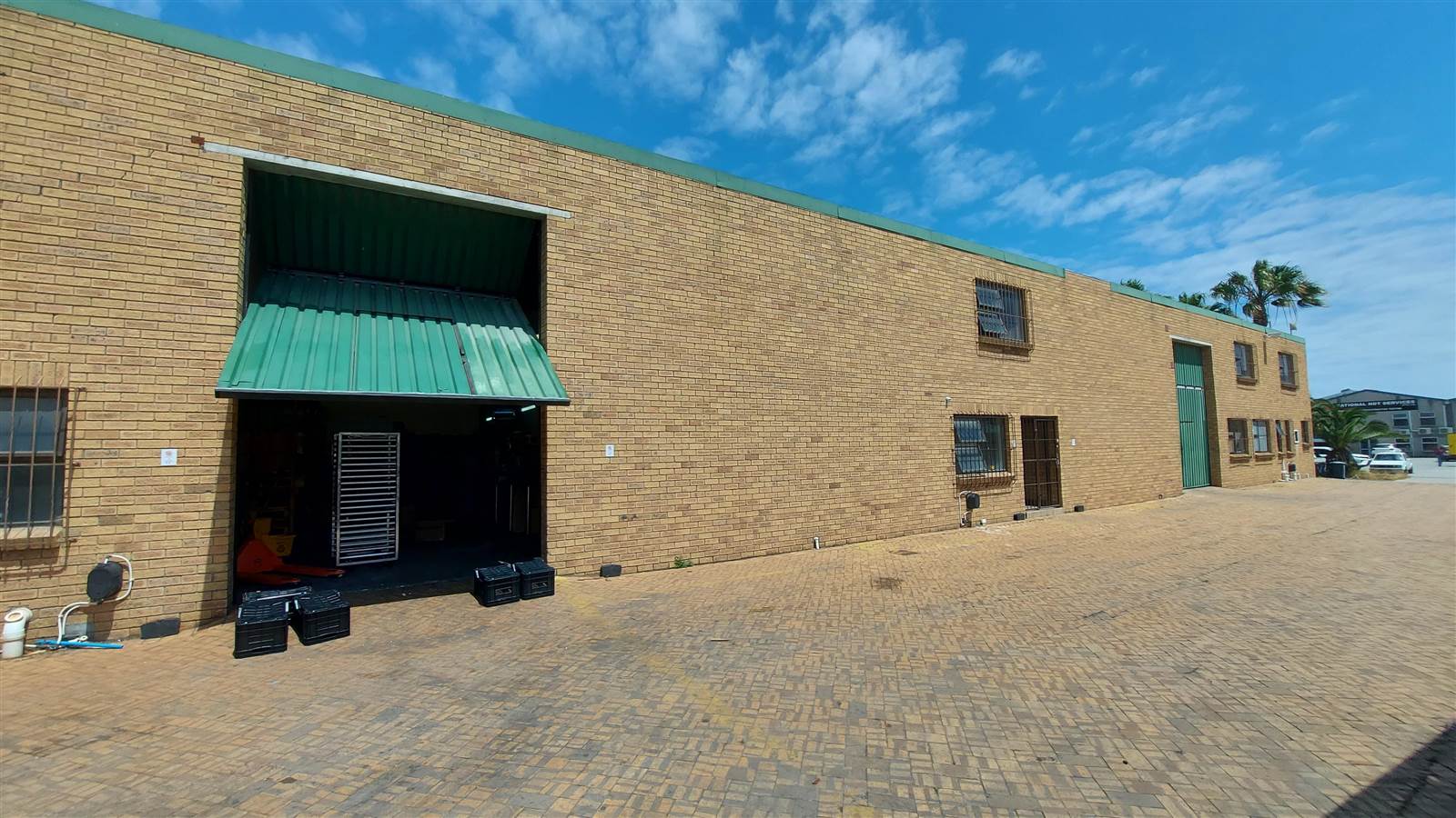300  m² Industrial space in Killarney Gardens photo number 1