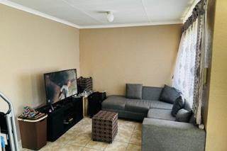 2 Bed Townhouse in Ormonde photo number 1