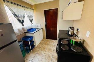 2 Bed Townhouse in Ormonde photo number 4