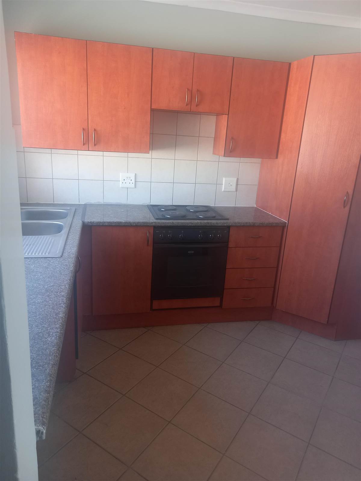 2 Bed Apartment in Chloorkop photo number 3