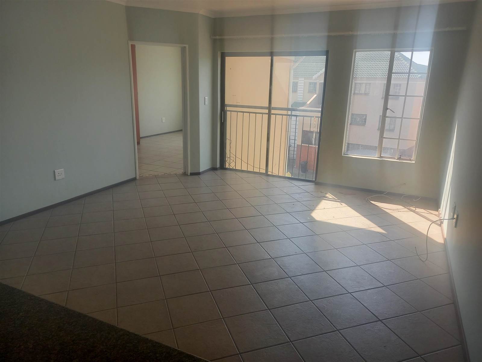 2 Bed Apartment in Chloorkop photo number 5
