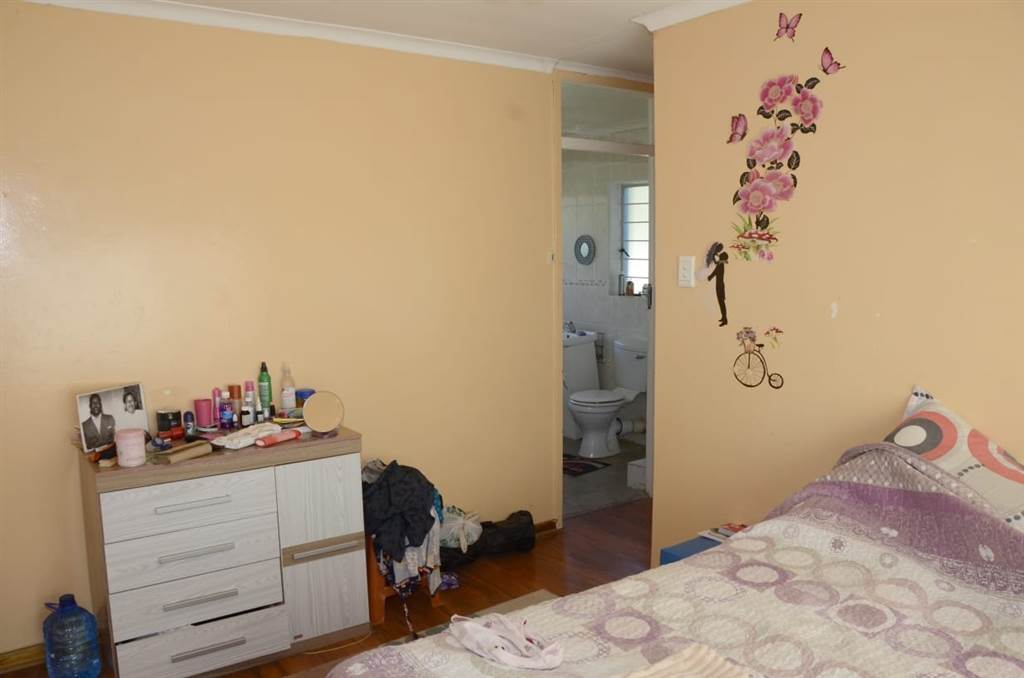 3 Bed House in Thabong photo number 7