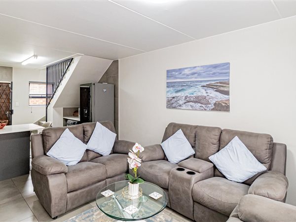 3 Bedroom Townhouse 3 Bedroom Townhouse