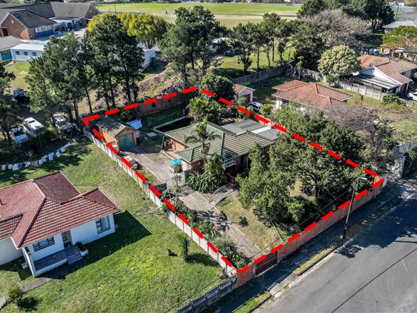 3 Bedroom House 3 Bedroom House