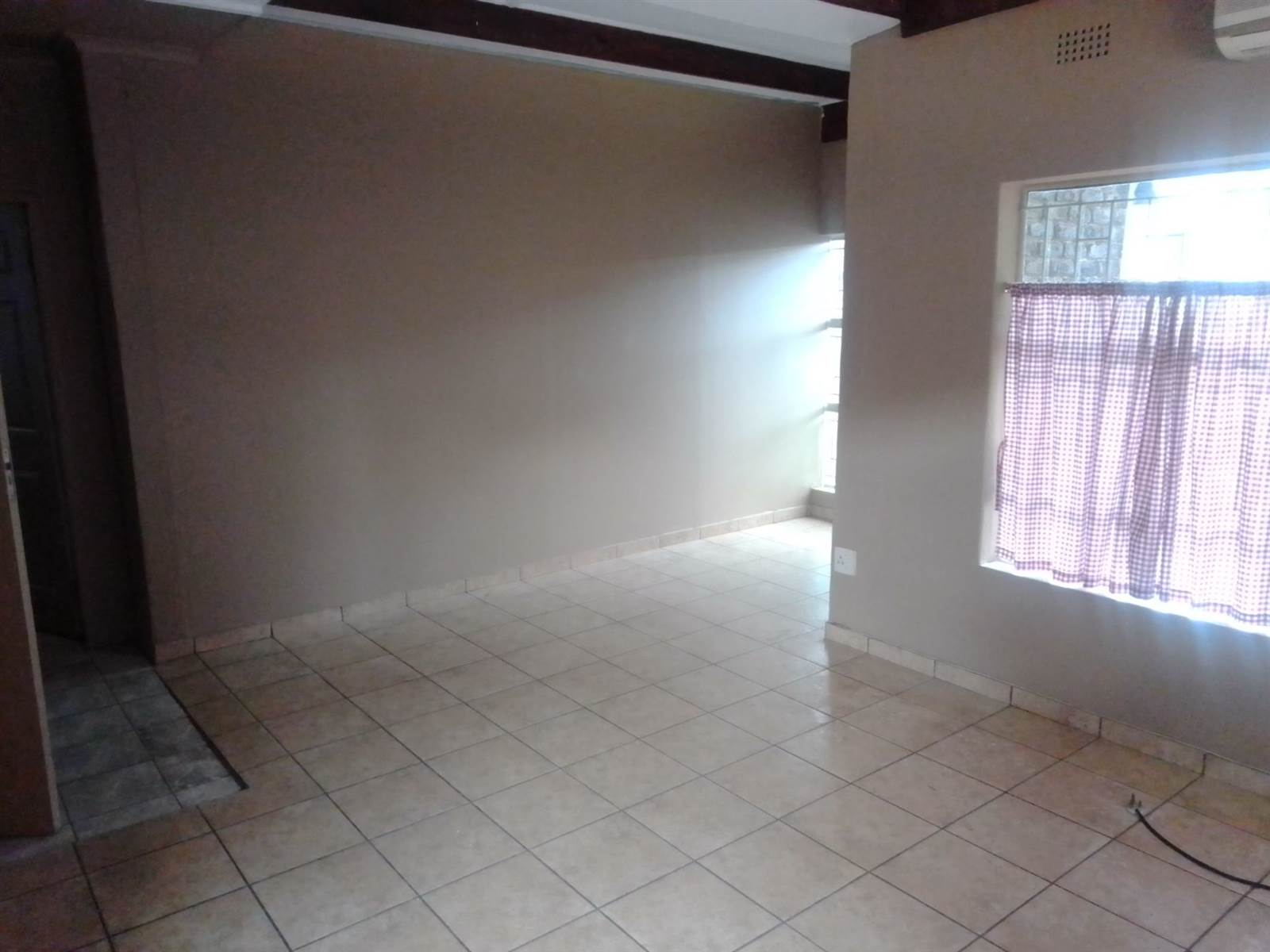 4 Bed House in Rustenburg photo number 13