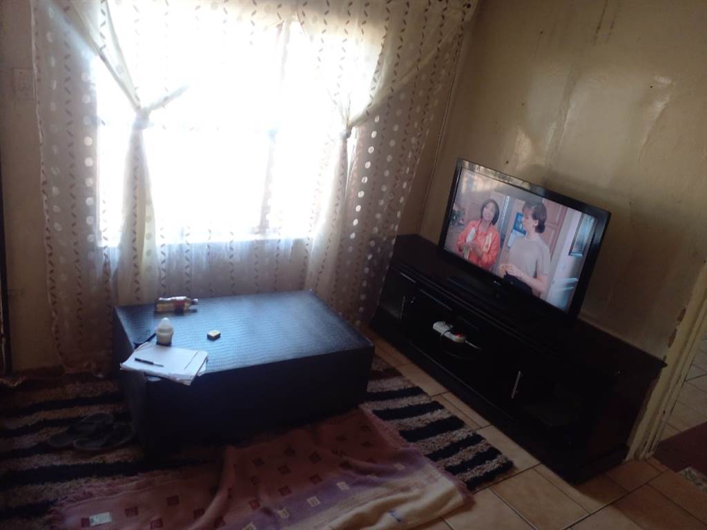 3 Bed House in Sebokeng Zone 7 photo number 5