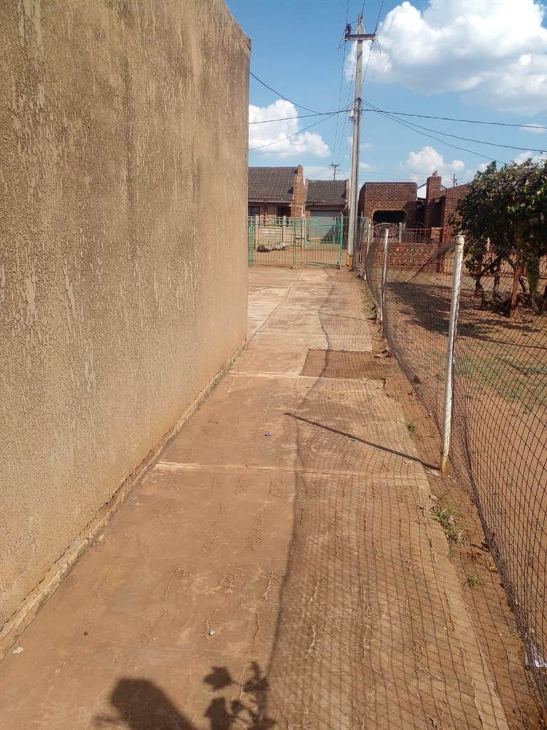 3 Bed House in Sebokeng Zone 7 photo number 23