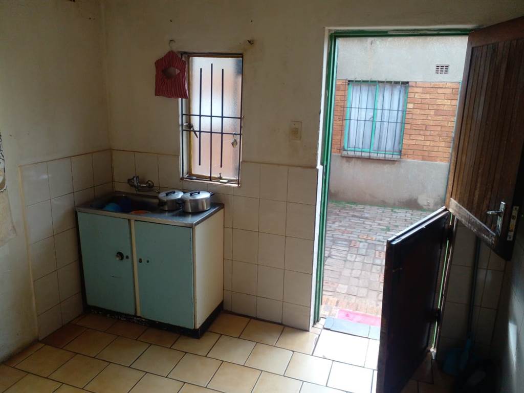 3 Bed House in Sebokeng Zone 7 photo number 4