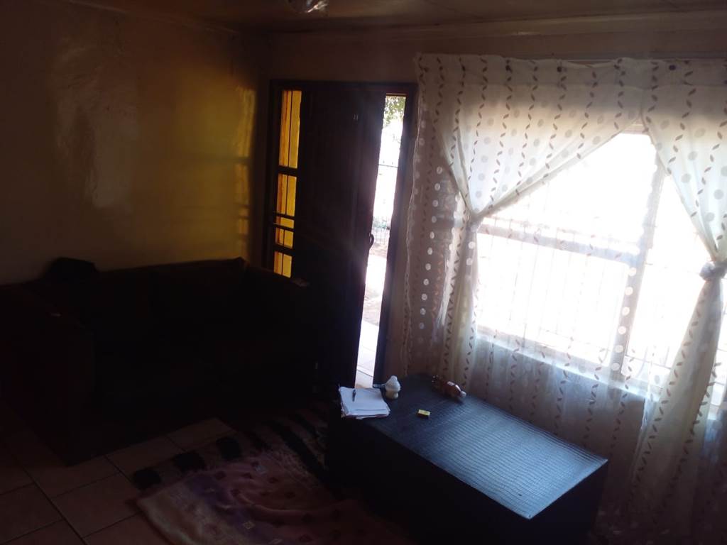3 Bed House in Sebokeng Zone 7 photo number 6