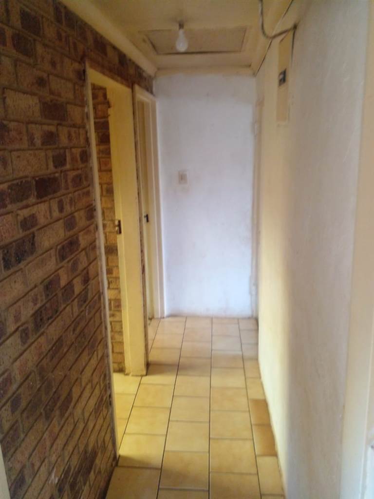 3 Bed House in Sebokeng Zone 7 photo number 11