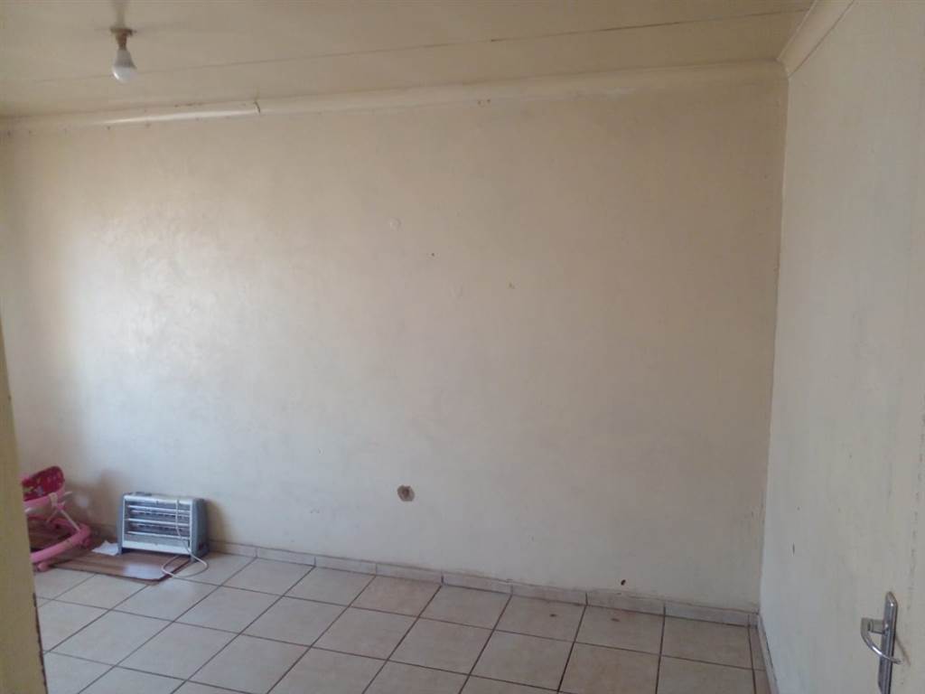 3 Bed House in Sebokeng Zone 7 photo number 7