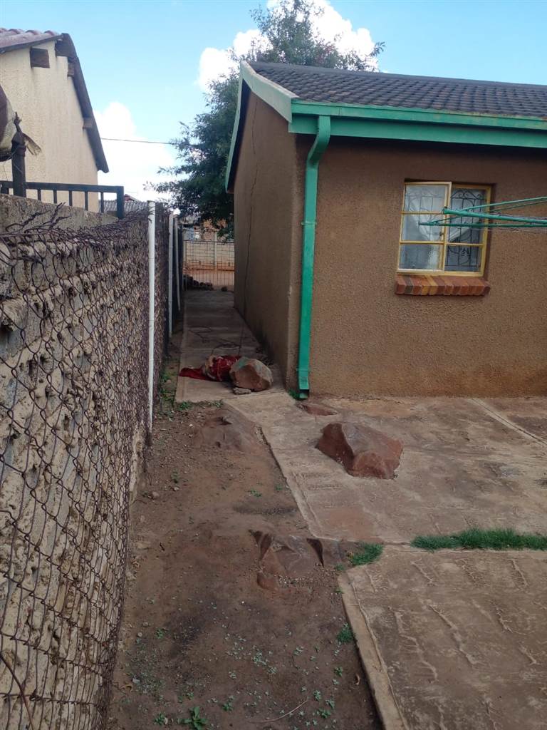 3 Bed House in Sebokeng Zone 7 photo number 19