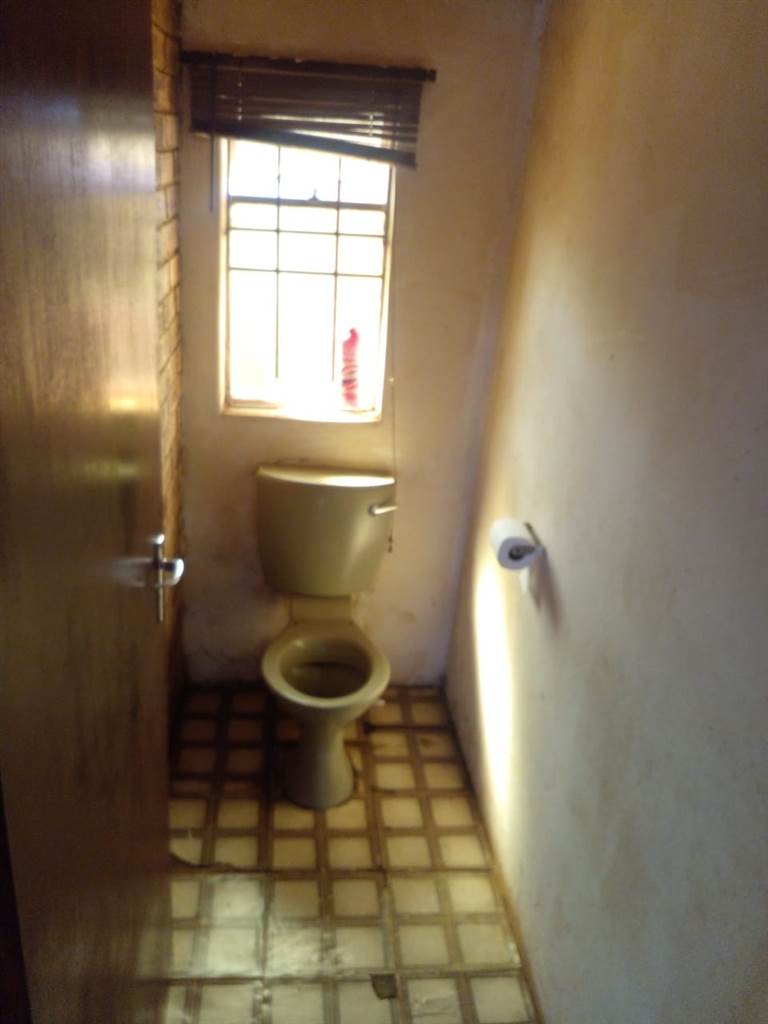 3 Bed House in Sebokeng Zone 7 photo number 13