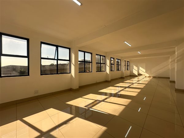 583 m² Commercial space 583 m² Commercial space