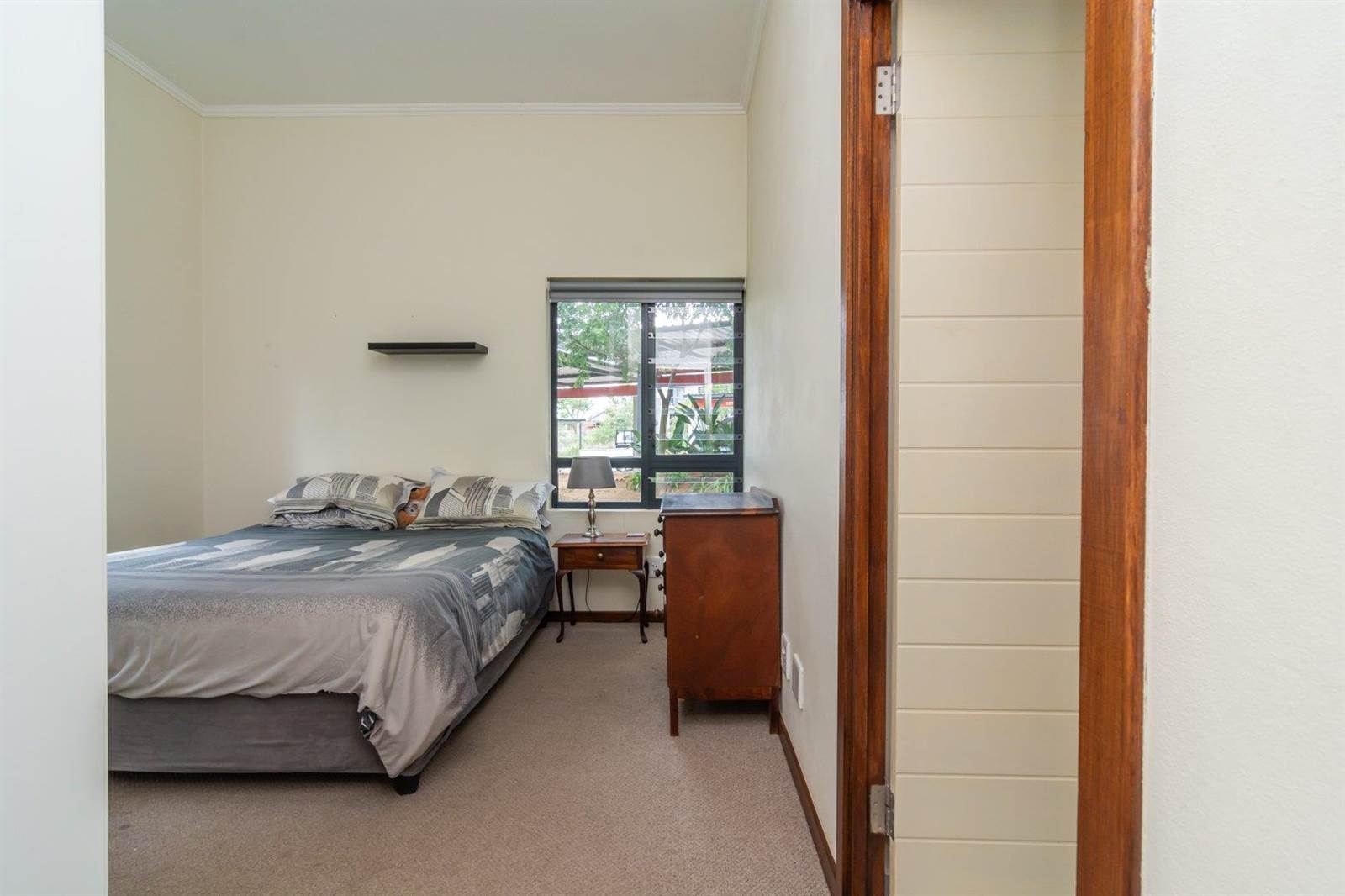 2 Bed Apartment in Jackal Creek Golf Estate photo number 14