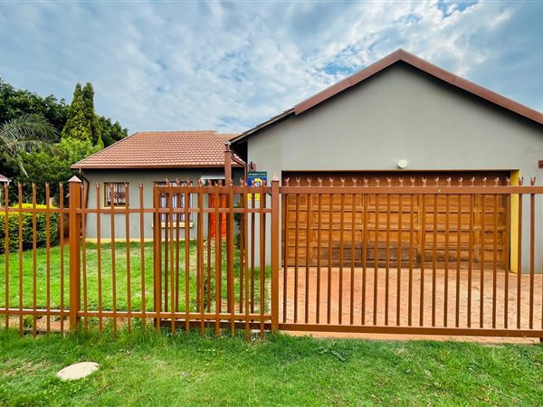 3 Bedroom House 3 Bedroom House