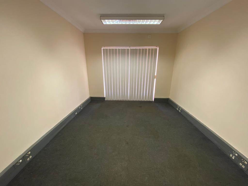 360  m² Commercial space in Witbank Central photo number 6