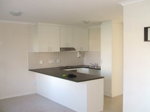 3 Bed Townhouse in Highbury photo number 7