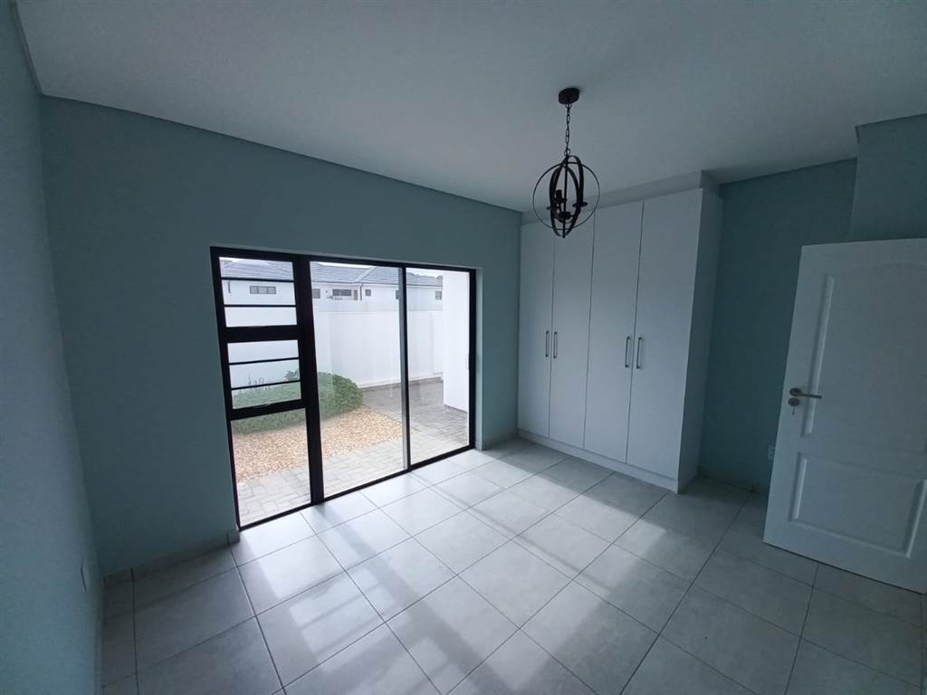3 Bed House in Jeffreys Bay photo number 17
