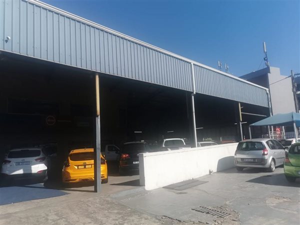 2 000 m² Industrial space 2 000 m² Industrial space