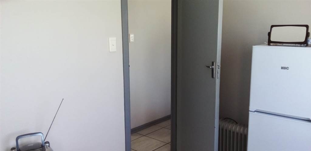1 Bed Flat in Mossel Bay Central photo number 15