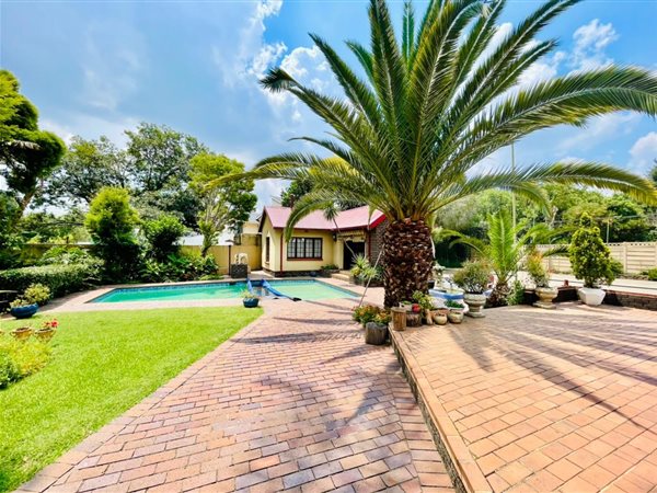 4 Bedroom House 4 Bedroom House