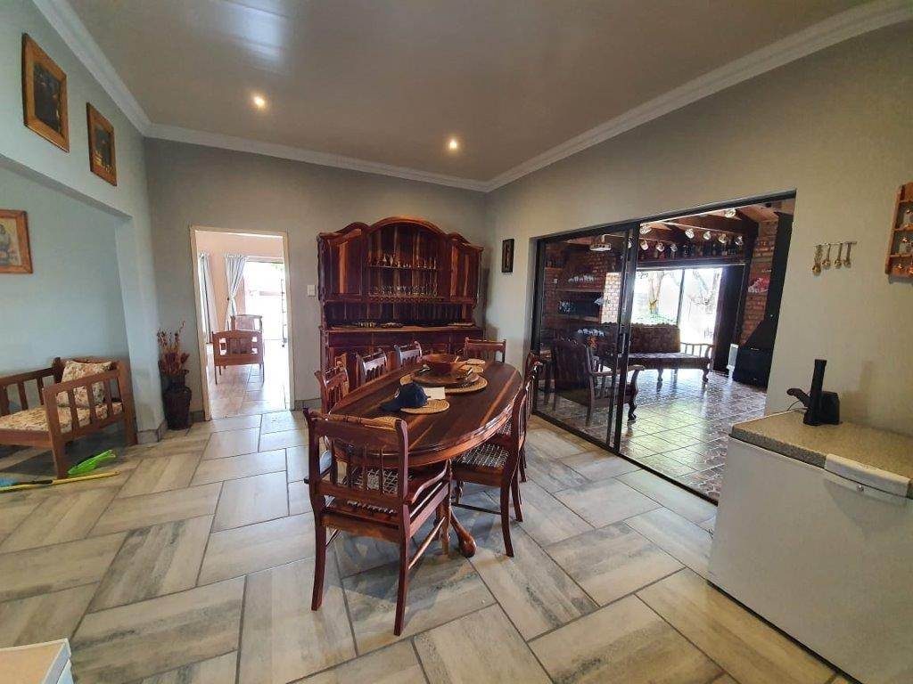 5 Bed House in Bloemfontein photo number 3