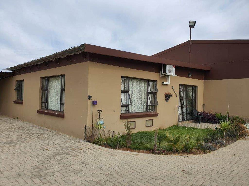 5 Bed House in Bloemfontein photo number 30