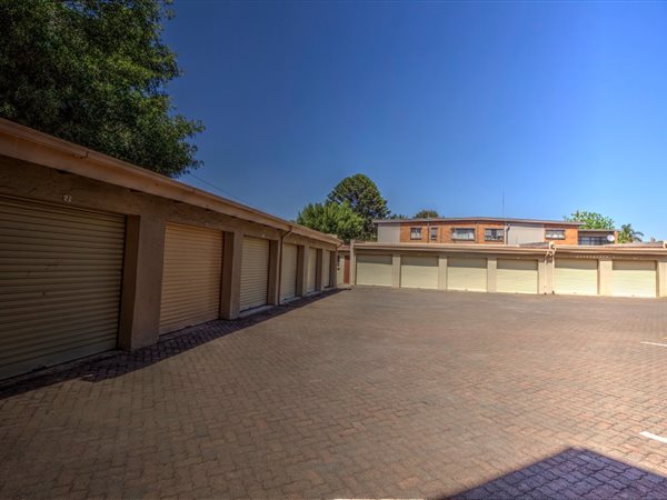 2 Bed Townhouse in Kempton Park Ext 2