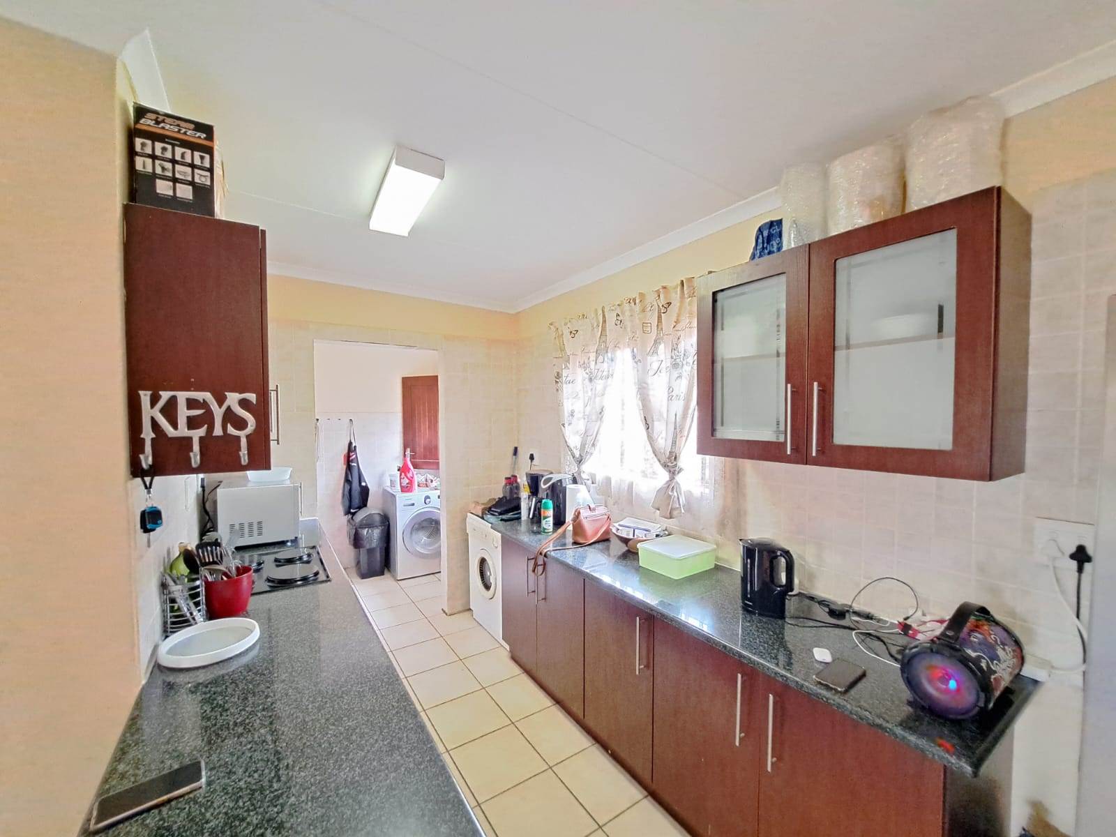 2 Bed Townhouse in Waterval East photo number 5