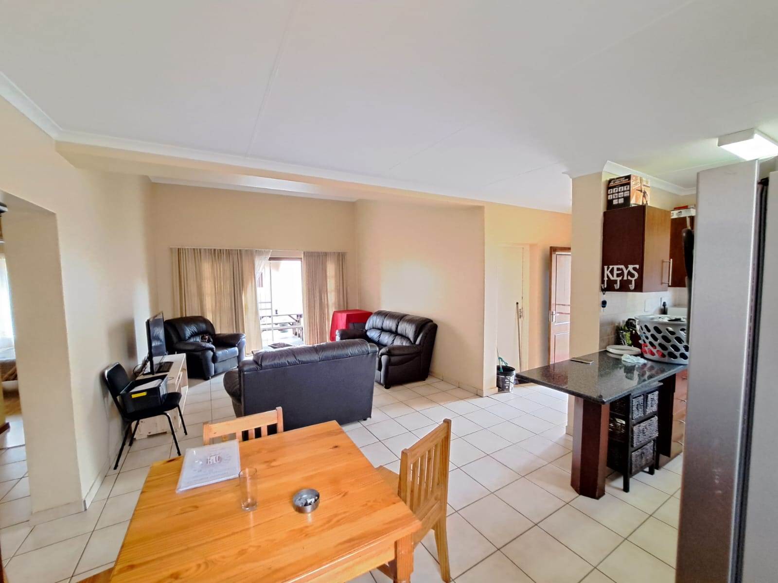 2 Bed Townhouse in Waterval East photo number 4