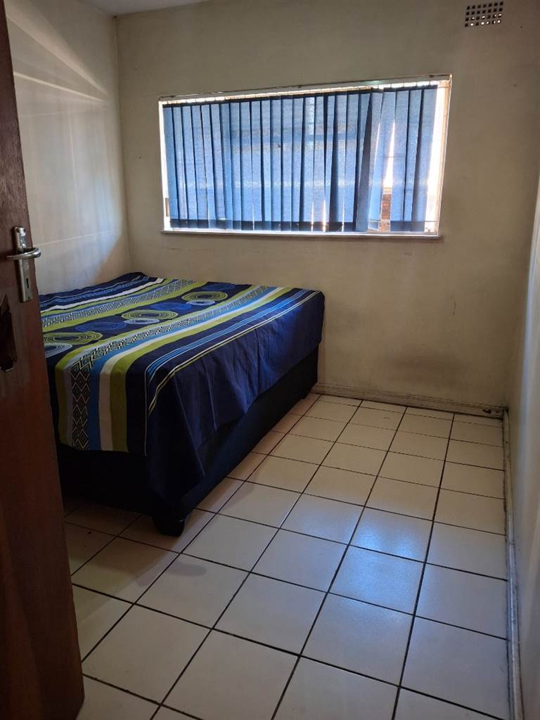 3 Bed Apartment in Vereeniging Central photo number 7