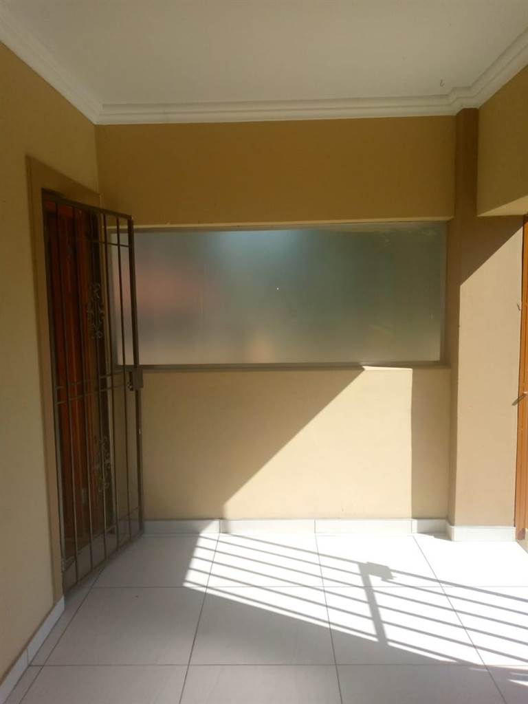 3 Bed House in Fourways photo number 5