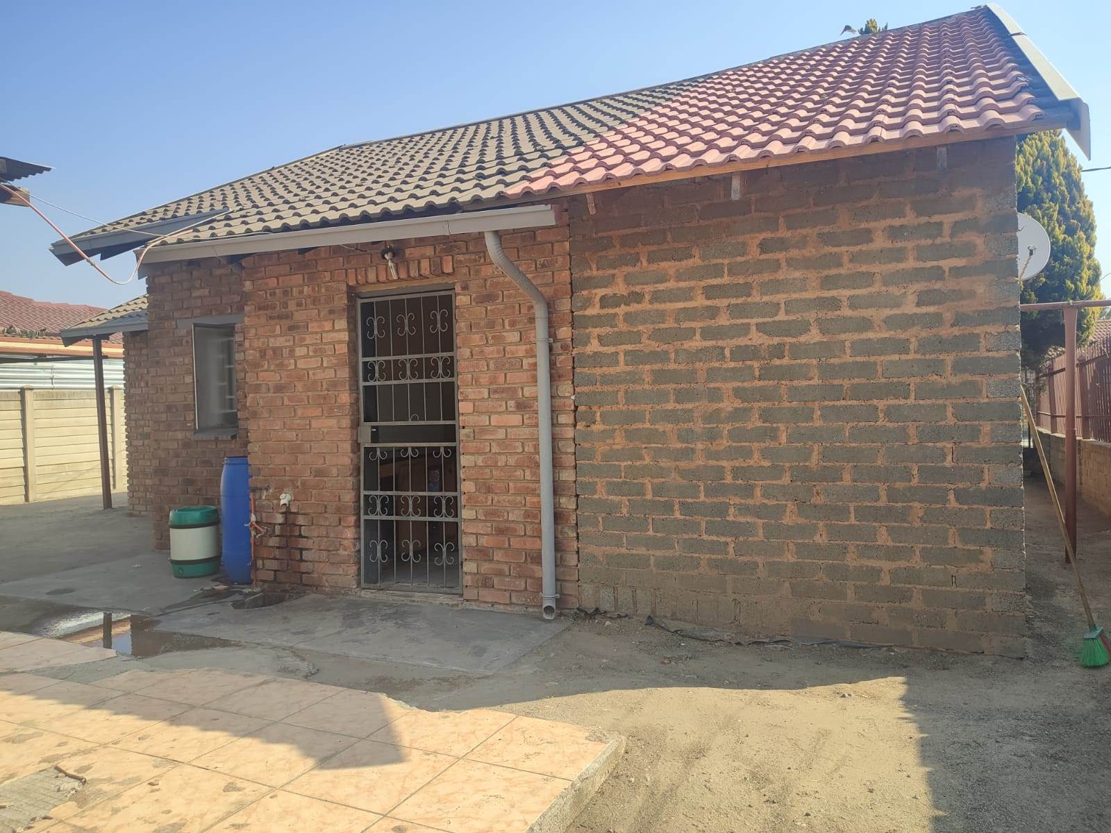 2 Bed House in Boitekong photo number 12