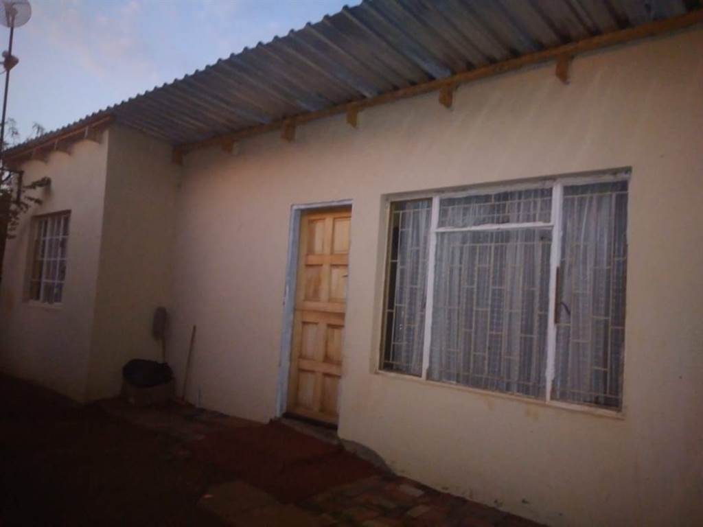 3 Bed House in Ikageng photo number 20
