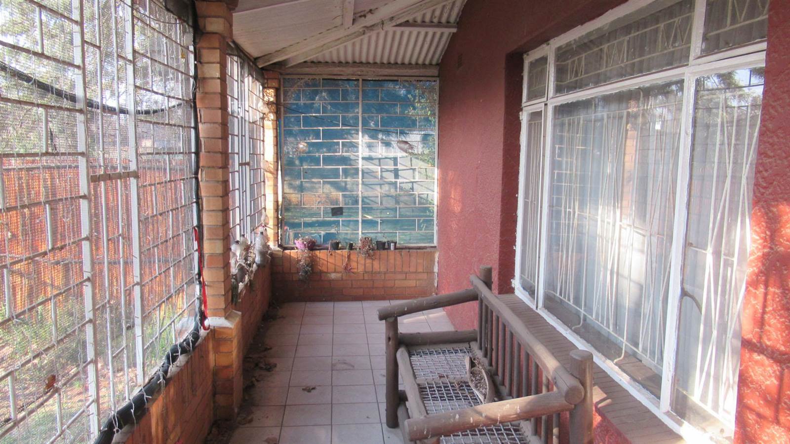 3 Bed House in Brakpan Central photo number 2