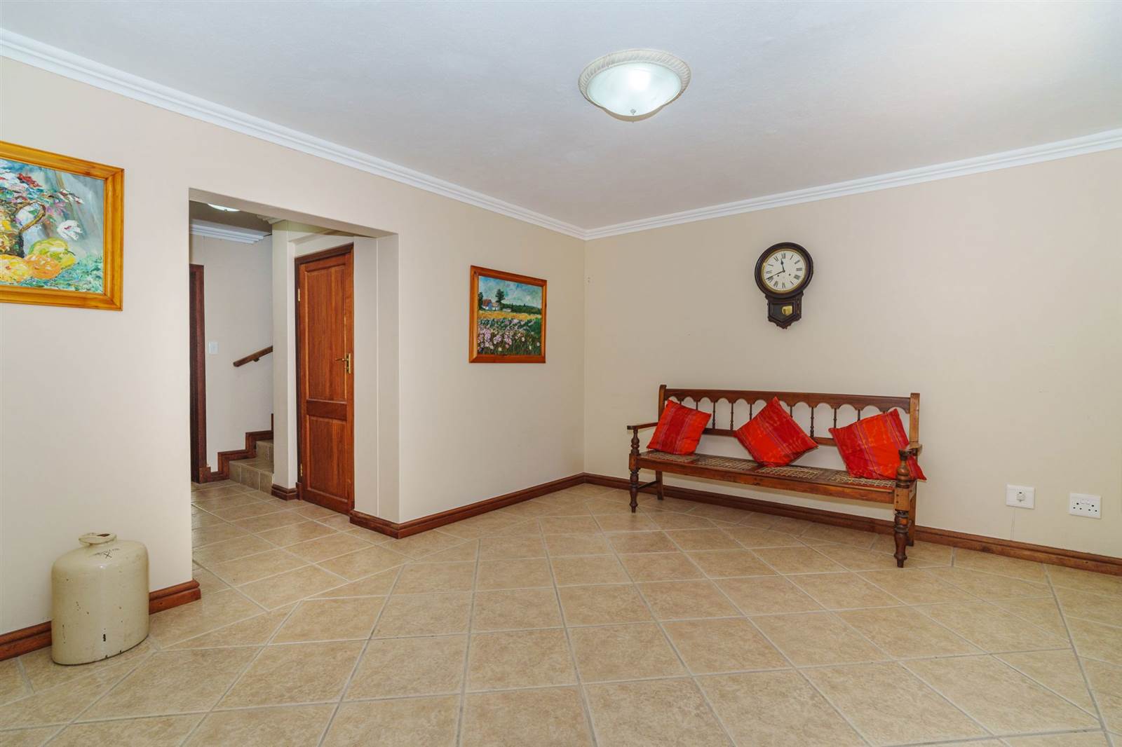 4 Bed House in Simons Town photo number 6