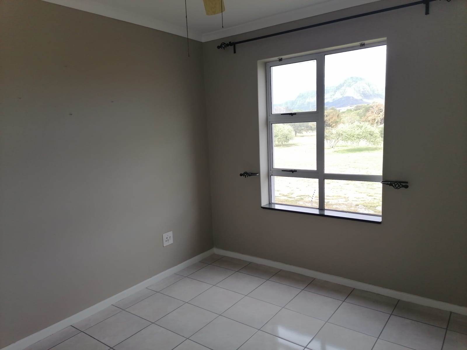 1 Bed Apartment in Pinelands photo number 9