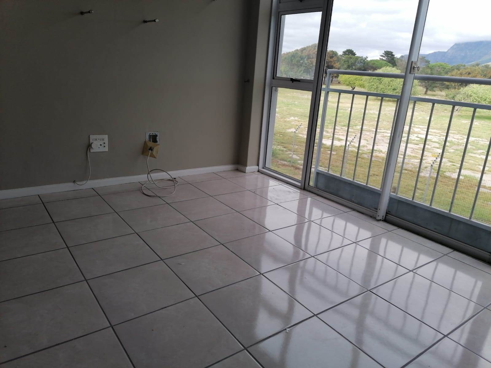 1 Bed Apartment in Pinelands photo number 4