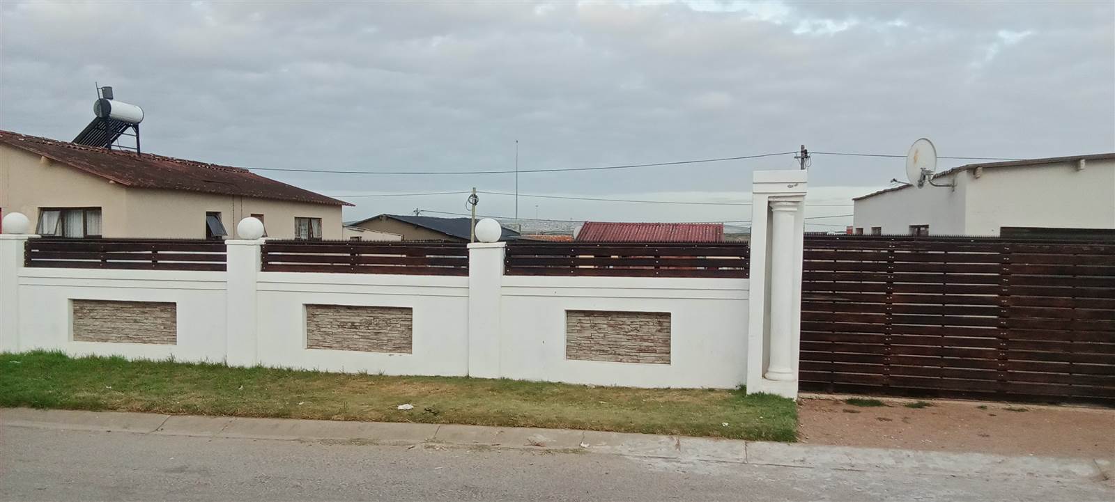 3 Bed House in Kwa Nobuhle photo number 16