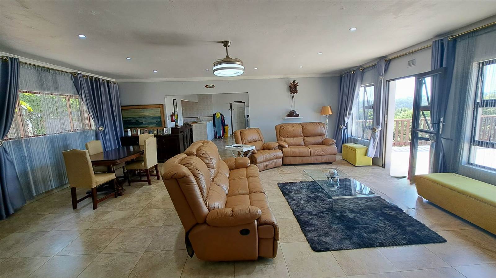 5 Bed House in Uvongo photo number 4
