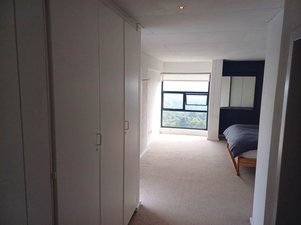 2 Bed Apartment in Northcliff photo number 14