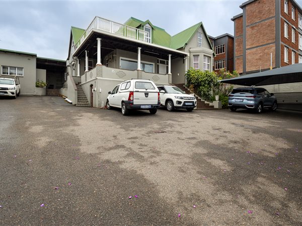 400 m² Commercial space 400 m² Commercial space