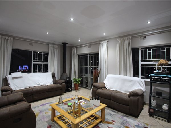 3 Bed House in Isandovale