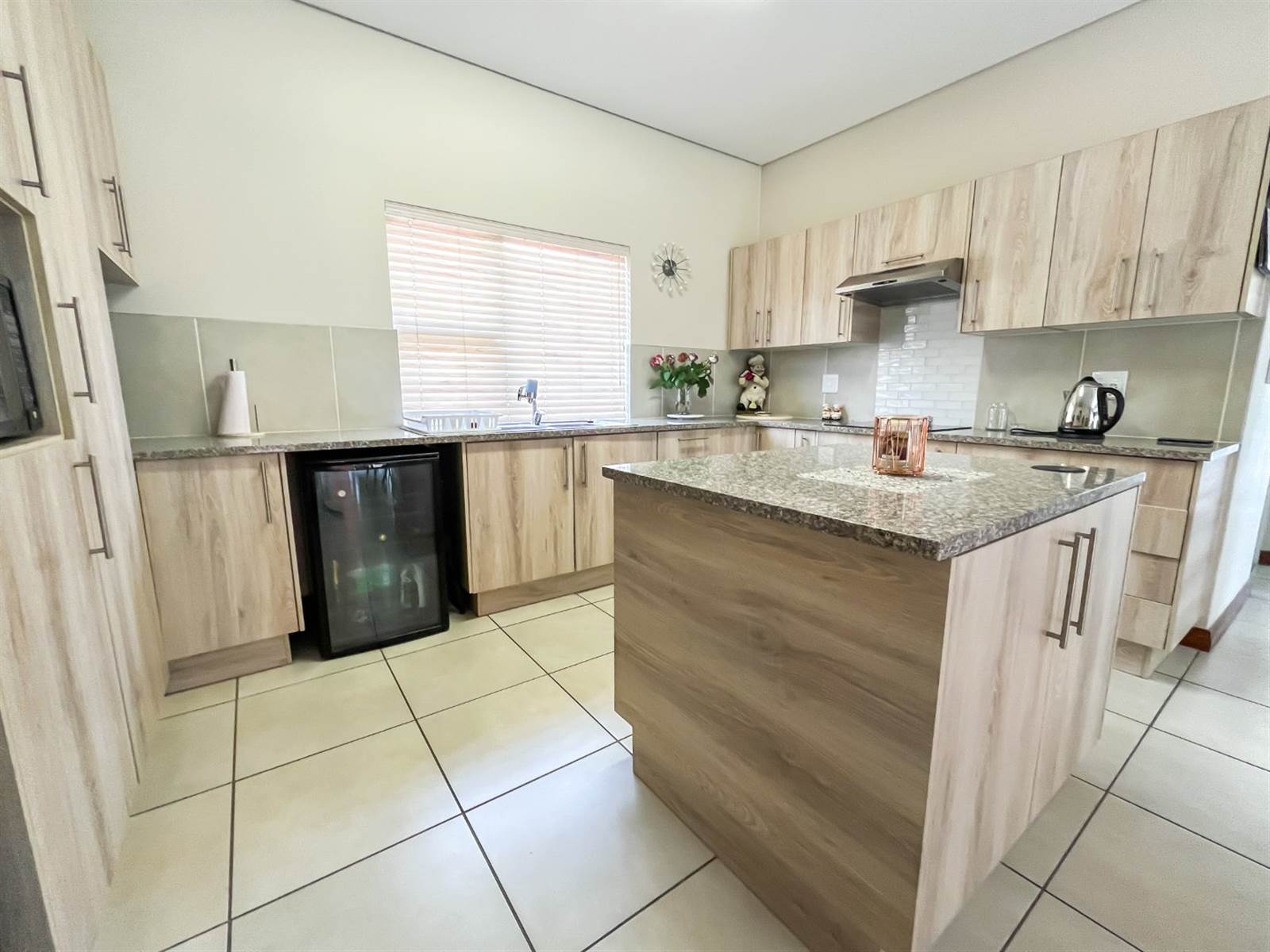 2 Bed House in Eastland Mature Lifestyle Estate photo number 8