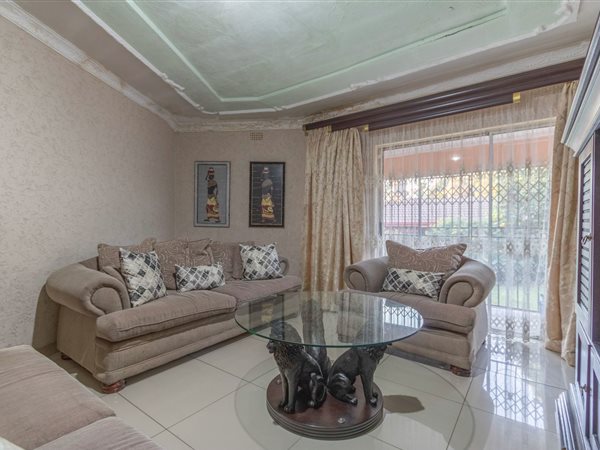 5 Bedroom House 5 Bedroom House