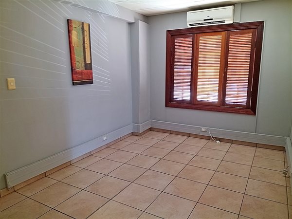 160 m² Commercial space 160 m² Commercial space