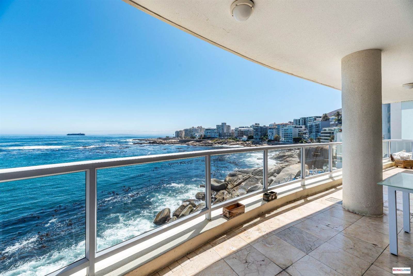 2 Bed Apartment in Bantry Bay photo number 1