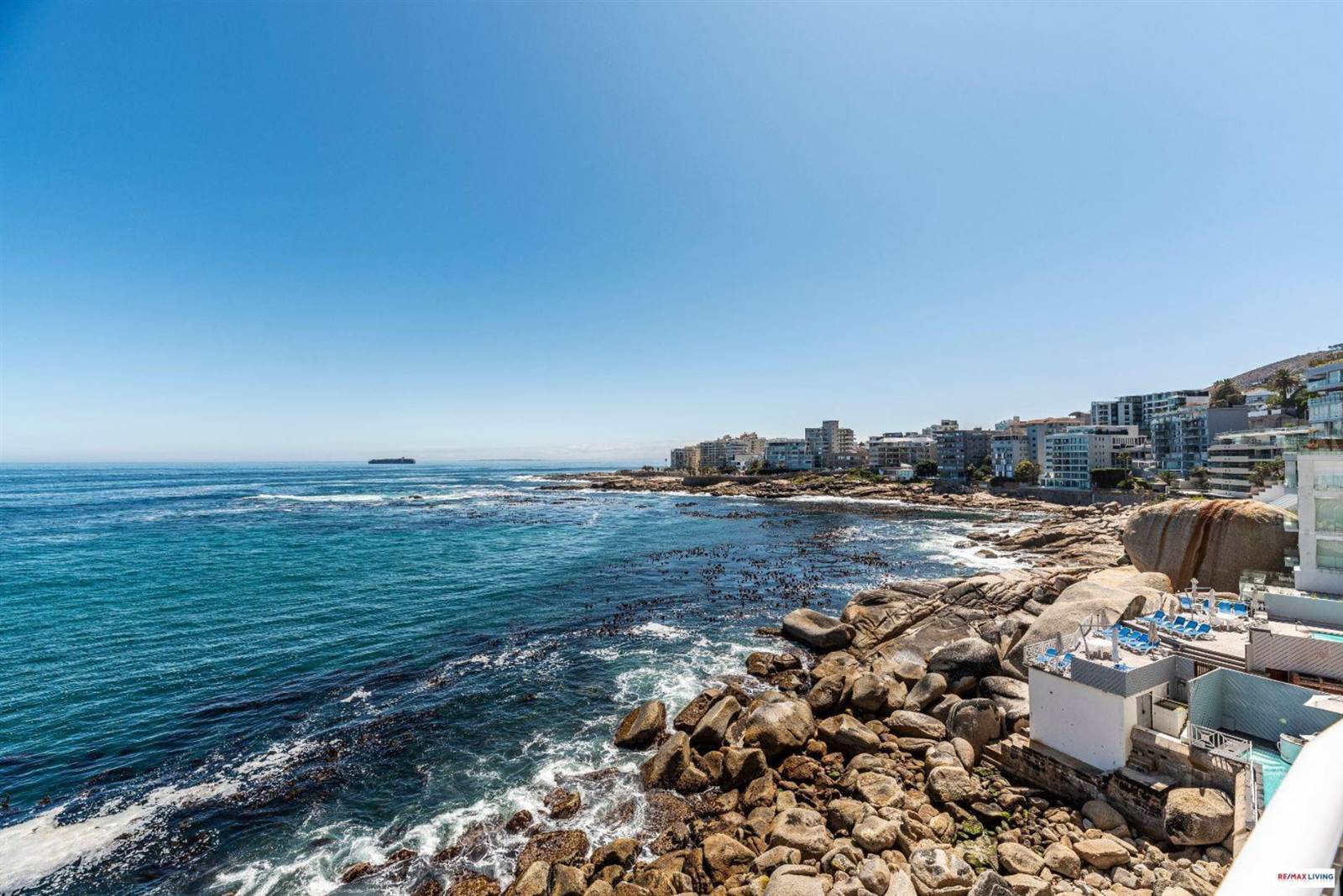 2 Bed Apartment in Bantry Bay photo number 7