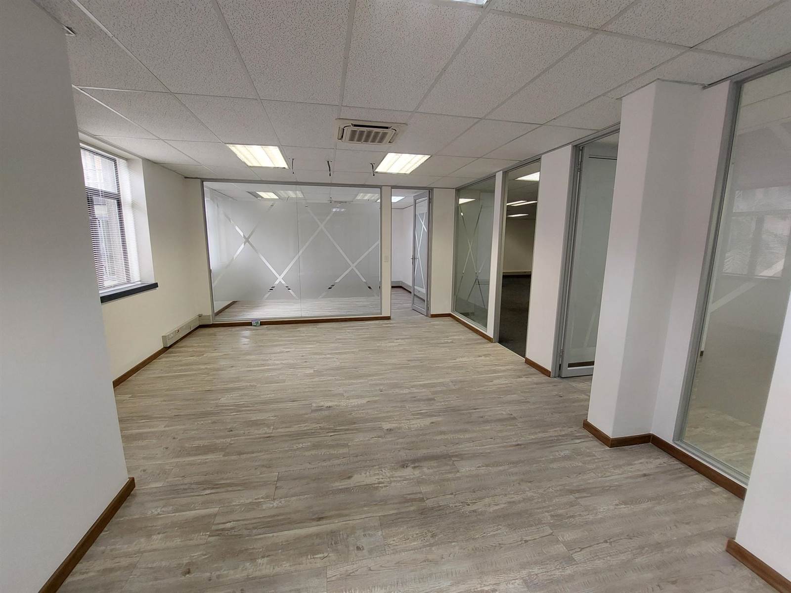 360  m² Commercial space in Bryanston photo number 14